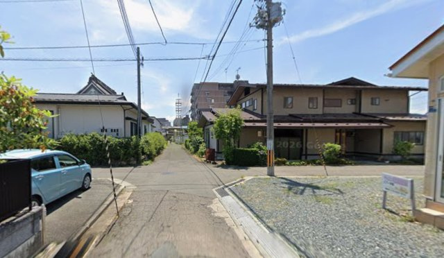盛岡市名須川町の中古一戸建【前面道路含む現地写真】