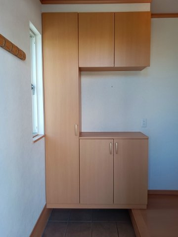 盛岡市名須川町の中古一戸建【玄関】
