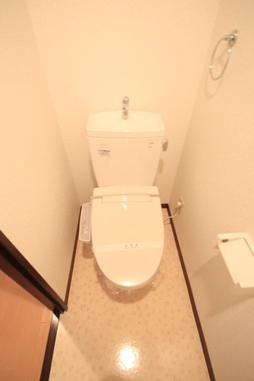 ウォシュレットも付いてます