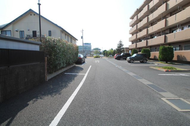 車通勤も快適！駐車場無料