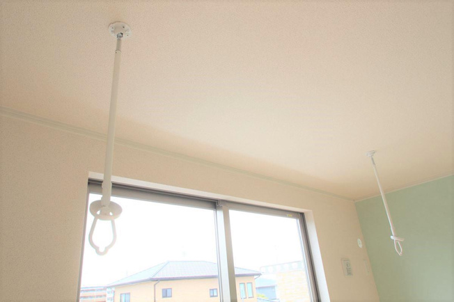 室内物干し金具をご用意。