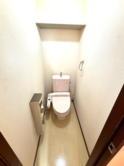 温水便座と収納もあるのが嬉しいですね！