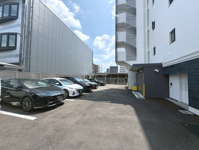 イーグルコート京都二条【駐車場】空き状況は要確認
