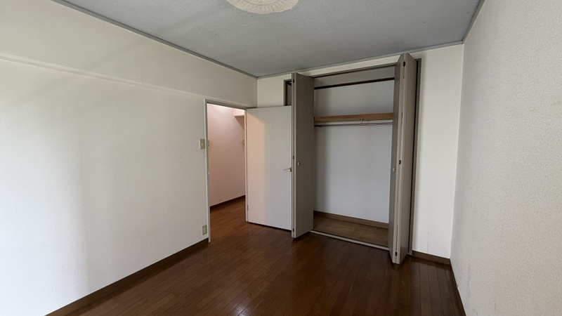 高槻市松が丘１丁目の中古マンション【洋室】北側洋室 6帖