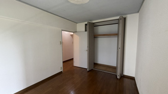 高槻市松が丘１丁目の中古マンション【洋室】北側洋室 6帖