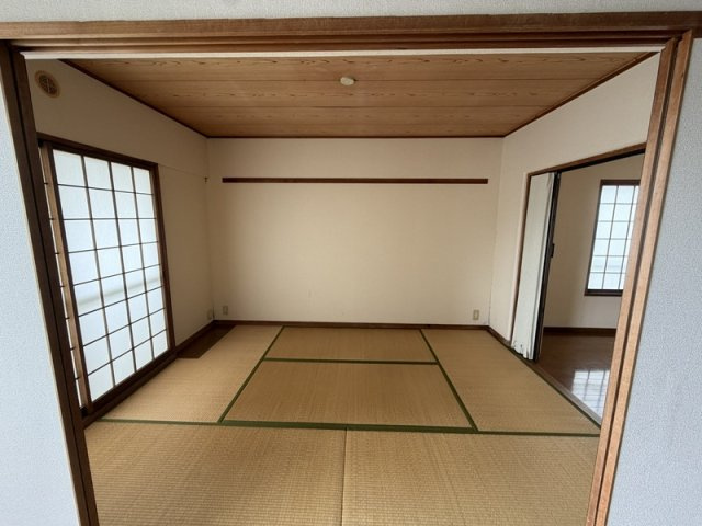 高槻市松が丘１丁目の中古マンション【和室】和室 6帖