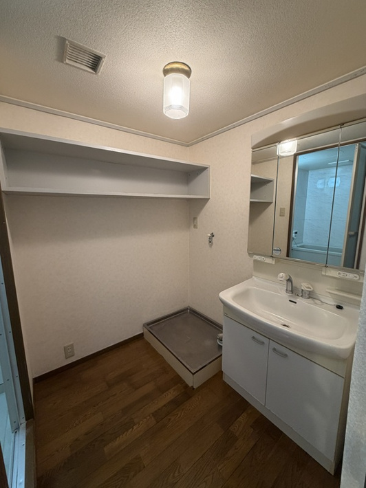 高槻市松が丘１丁目の中古マンション【洗面所】