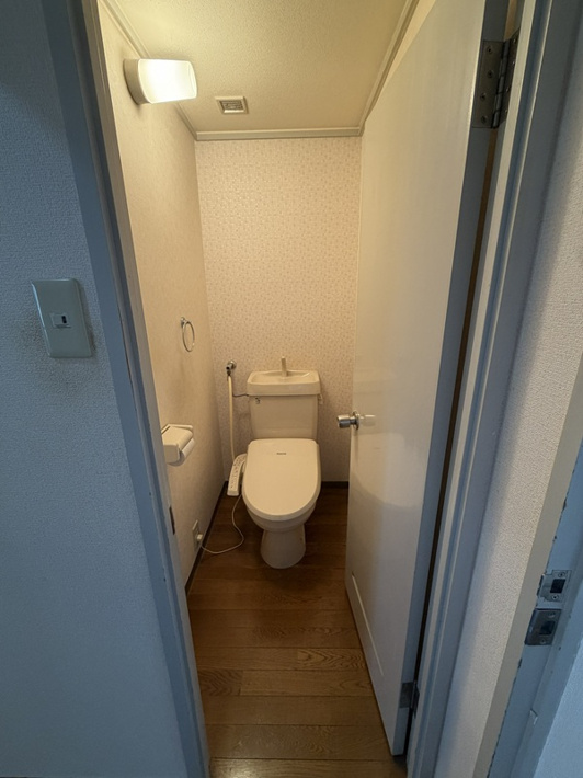 高槻市松が丘１丁目の中古マンション【トイレ】