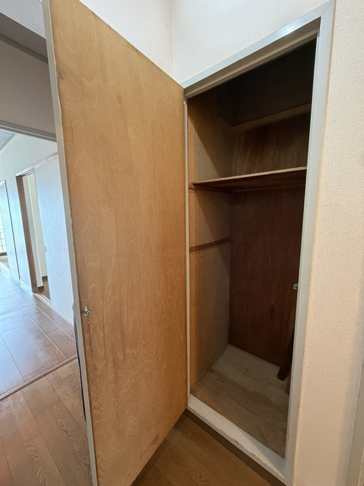 高槻市松が丘１丁目の中古マンション【収納】