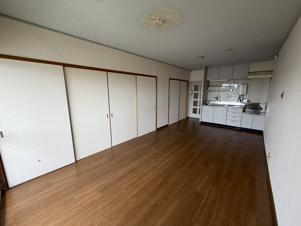 高槻市松が丘１丁目の中古マンション【居間・リビング】
