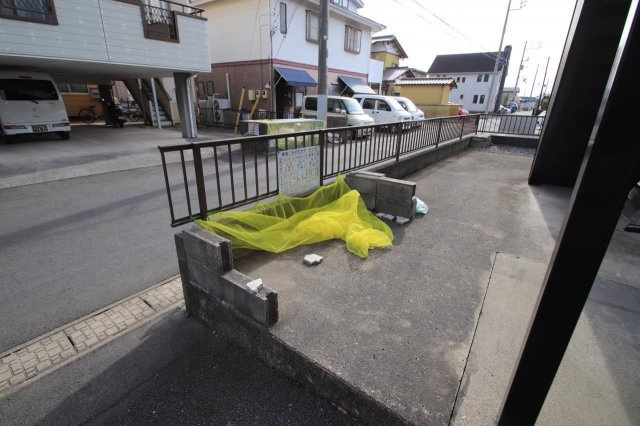 敷地内ごみ置き場