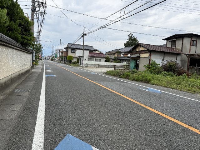 甲府市和戸町　上物付土地【前面道路含む現地写真】