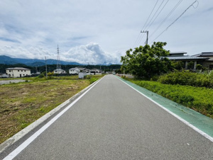 北杜市須玉町藤田　売地【前面道路含む現地写真】