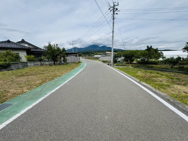 北杜市須玉町藤田　売地【前面道路含む現地写真】
