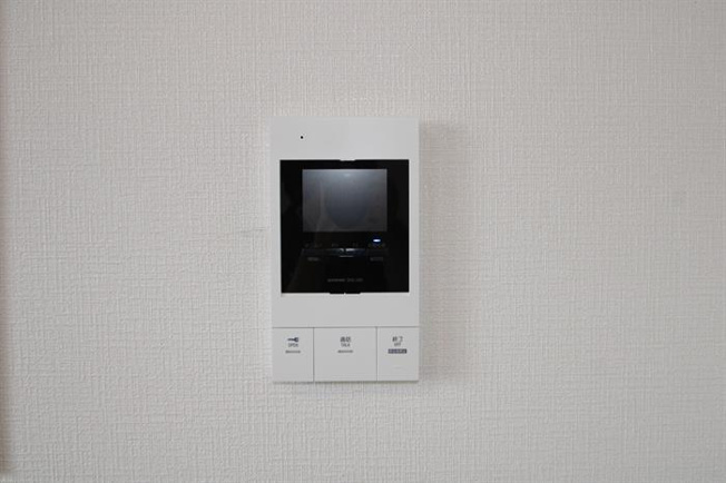 来訪者を事前に確認できるTVモニターホン付で安心！
