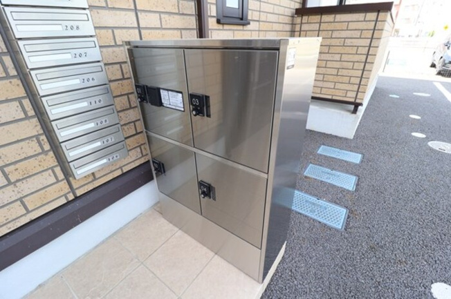 宅配BOX完備