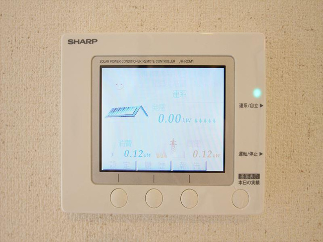 余剰電力の売電はありません。日中の発電分を自己使用する分が利