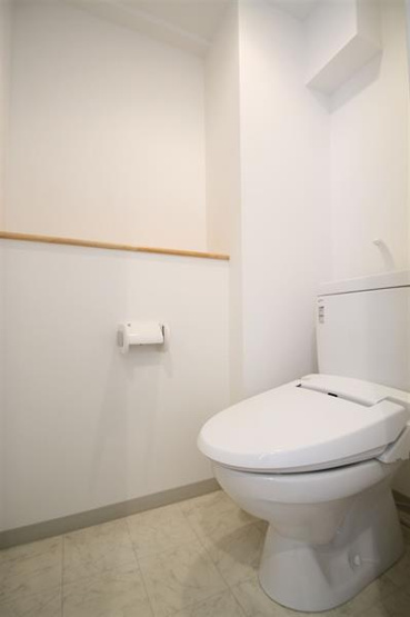 スライドドア付のトイレです※写真別部屋