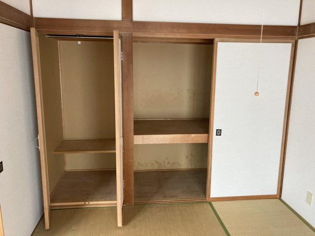 西２３条南４丁目【和室】
