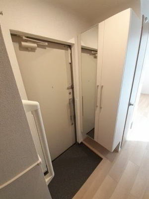 落ち着いた玄関です