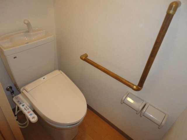 シャワー付トイレ