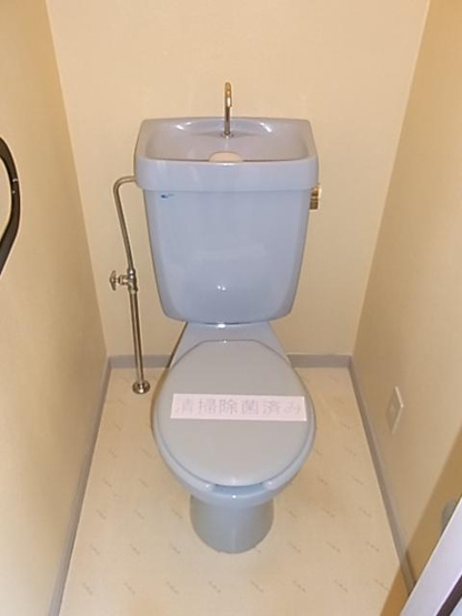 新品ウォシュレット取り付けます。
