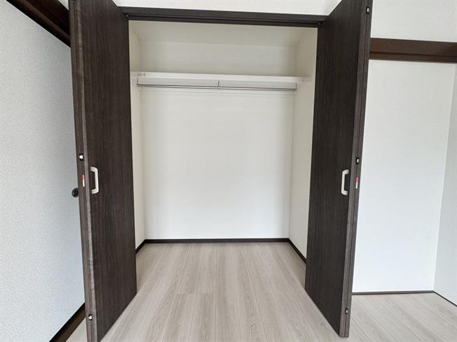 奥行のある収納で使い勝手良いです。