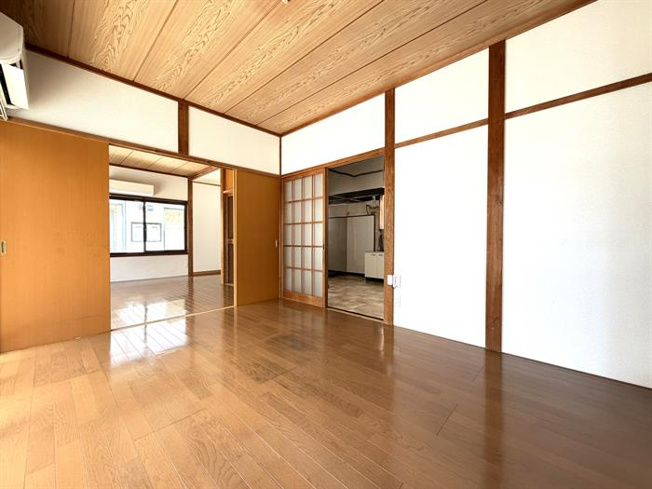 日当たりのよい居間になっています！