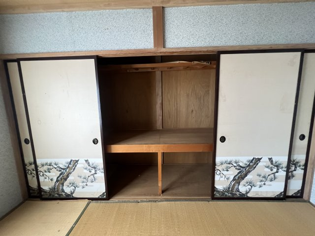 小樽市若竹町の中古一戸建【和室】押入