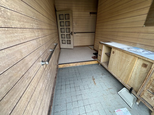 小樽市若竹町の中古一戸建【玄関】