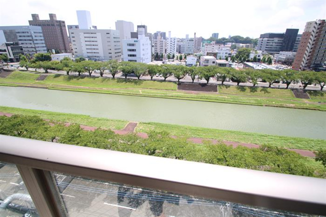 日当たり良好！最上階で開放感があります！(画像は8階のもの)