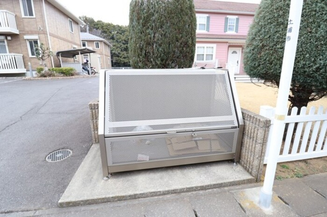 ゴミストッカー