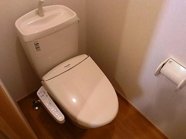 温水洗浄便座付いてます♪