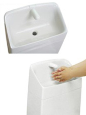 Blooming Garden　八幡西区光貞台3丁目【設備】節水型トイレは水ハネを防ぐデザインでお手入れもラクラク。手洗部がゆったりして洗いやすく、壁への水ハネも防ぐデザインです。