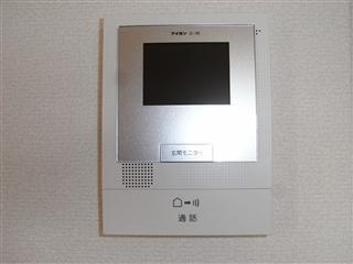 テレビインターホンで訪問者を確認☆