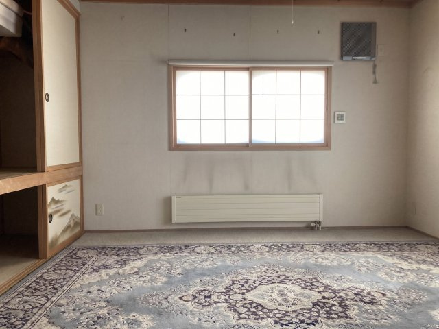 西１６条南４丁目【和室】