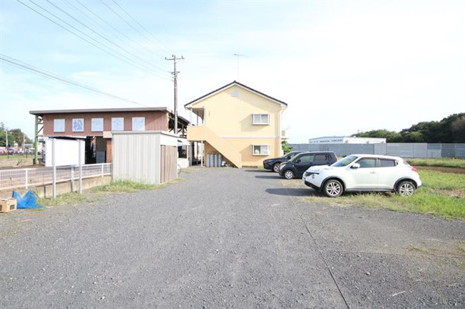 敷地内駐車場で車の出し入れもスムーズ