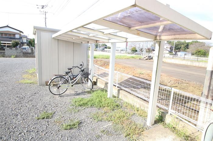 屋根付き駐輪場で雨の日も安心