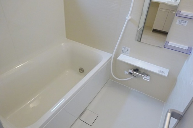 追い焚き給湯式浴室