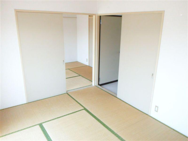和室は2部屋とも南向き！