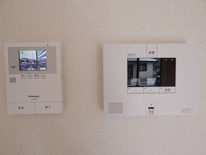 カラーモニター付インターホン（録画機能付）・SECOMホームセキュリティ標準搭載