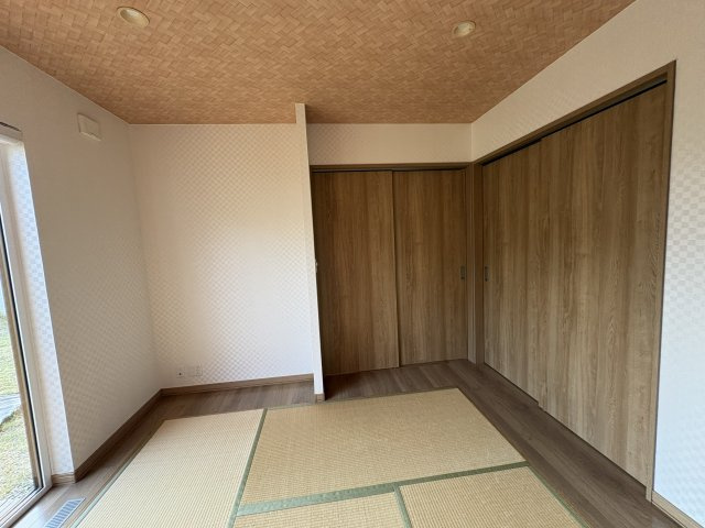 東６条南３丁目【和室】