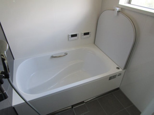 下呂市萩原町西上田の中古マンション【浴室】