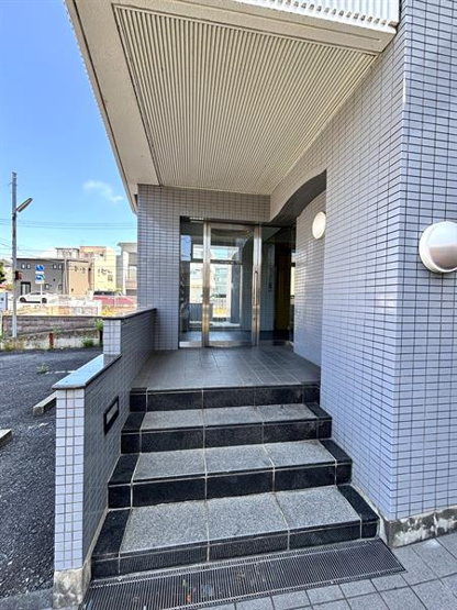 落ち着きのあるエントランスです！