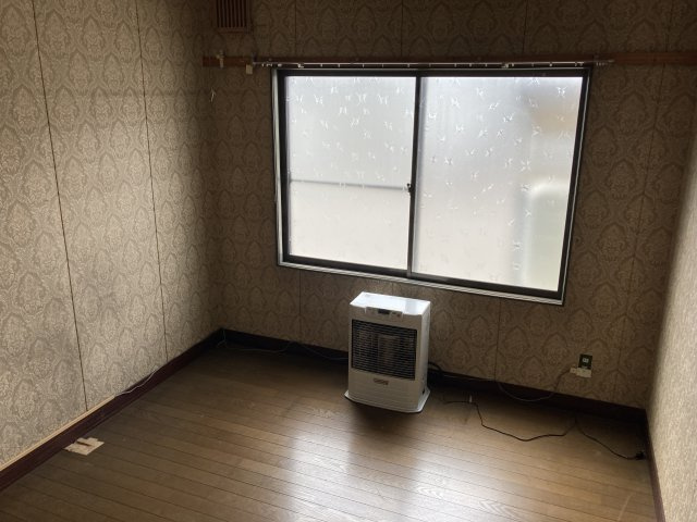 西１８条南３２丁目【洋室】