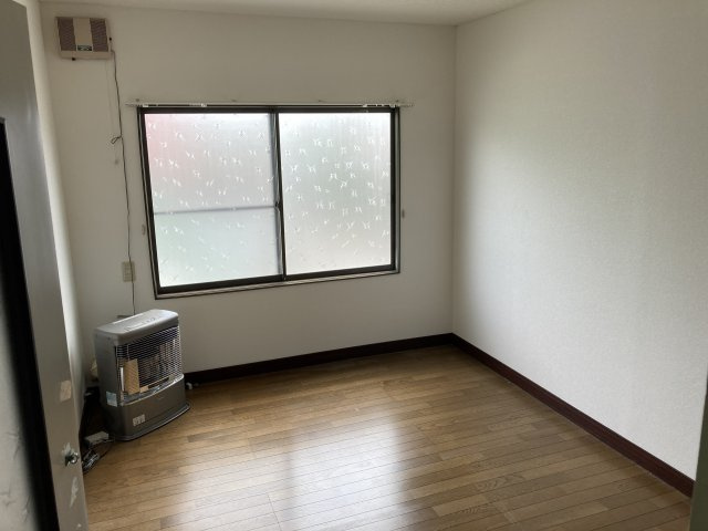西１８条南３２丁目【洋室】