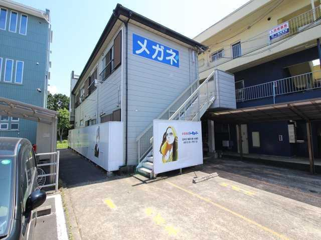 【外観】 2階建てのアパートです。