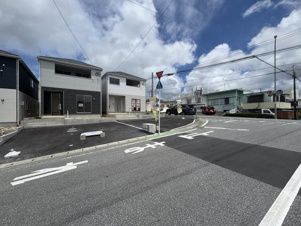 【新築分譲住宅】読谷村大木第４・２号棟【前面道路含む現地写真】