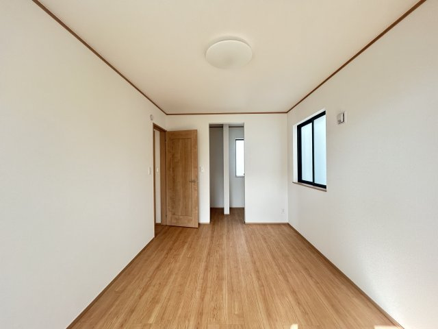 浦添市沢岻1丁目443・全５棟〈C号棟〉【洋室】※同施工会社での参考写真となります。