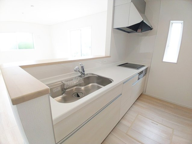 CRADLE　GARDEN　芦屋町西浜町第１　【その他】【オール電化】火を使わず安全で、お掃除もサッと拭くだけ。
家事効率を上げる美しく機能的なIHキッチン